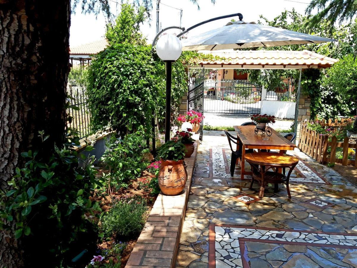 Handmade Peaceful Cozy House Near The Beach Nea Kallikrateia Esterno foto